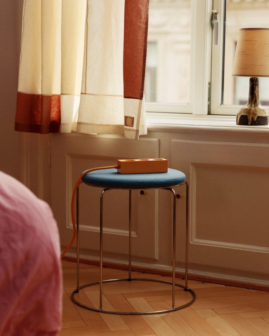 Pedestal Power Bar 2 m, Apricot